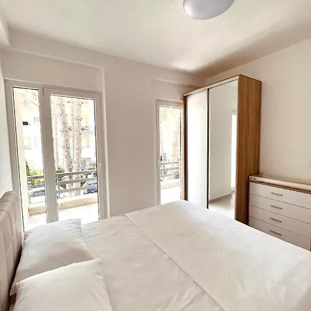 Apartment Pine Breeze Gjiri I Lalezit