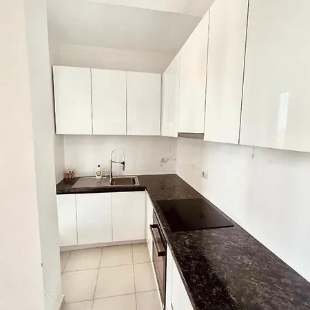 Pine Breeze Gjiri I Lalezit Apartamento *